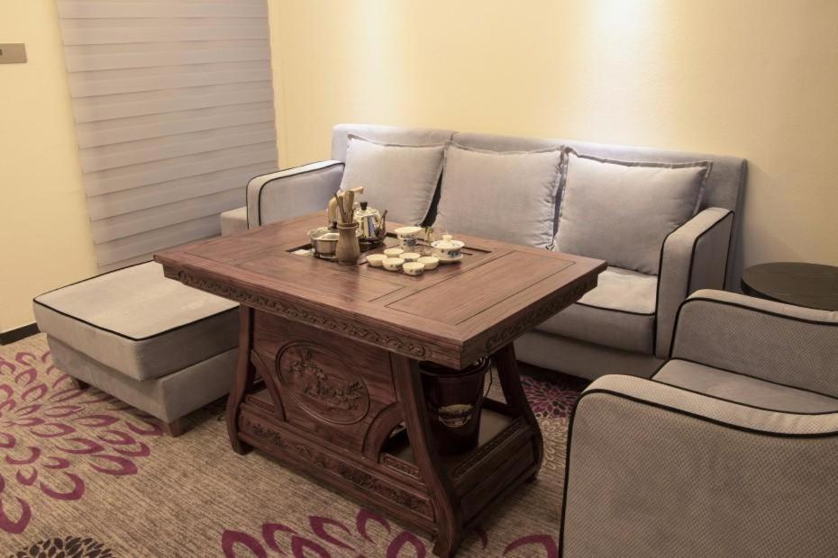 Lavande Hotel Luzhou Jiale Century City Zewnętrze zdjęcie